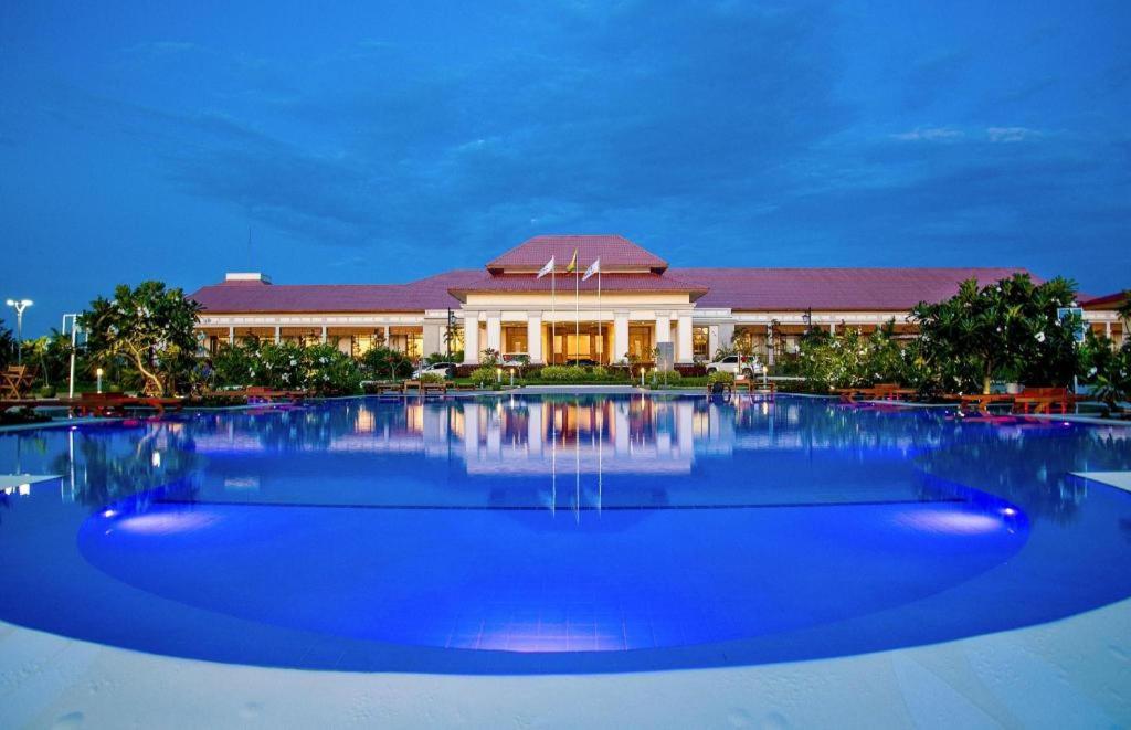 Horizon Lake View Resort Naypyidaw Екстер'єр фото