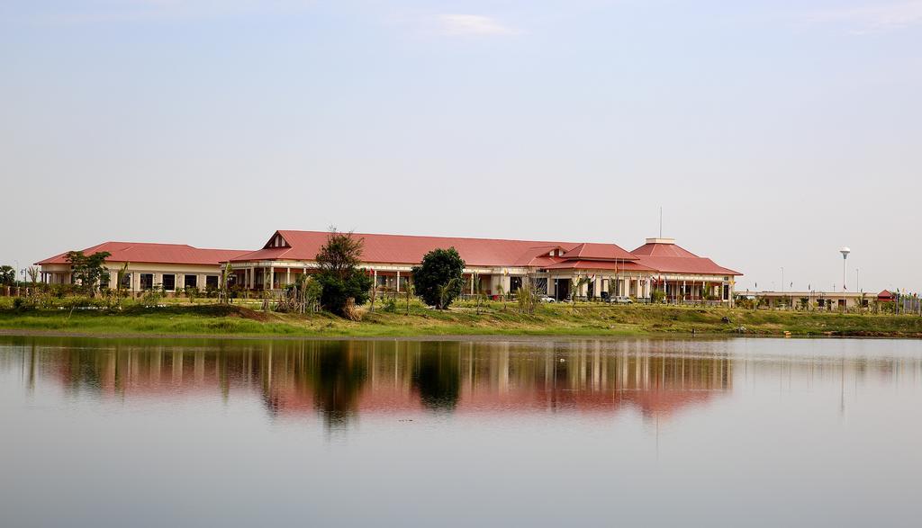 Horizon Lake View Resort Naypyidaw Екстер'єр фото