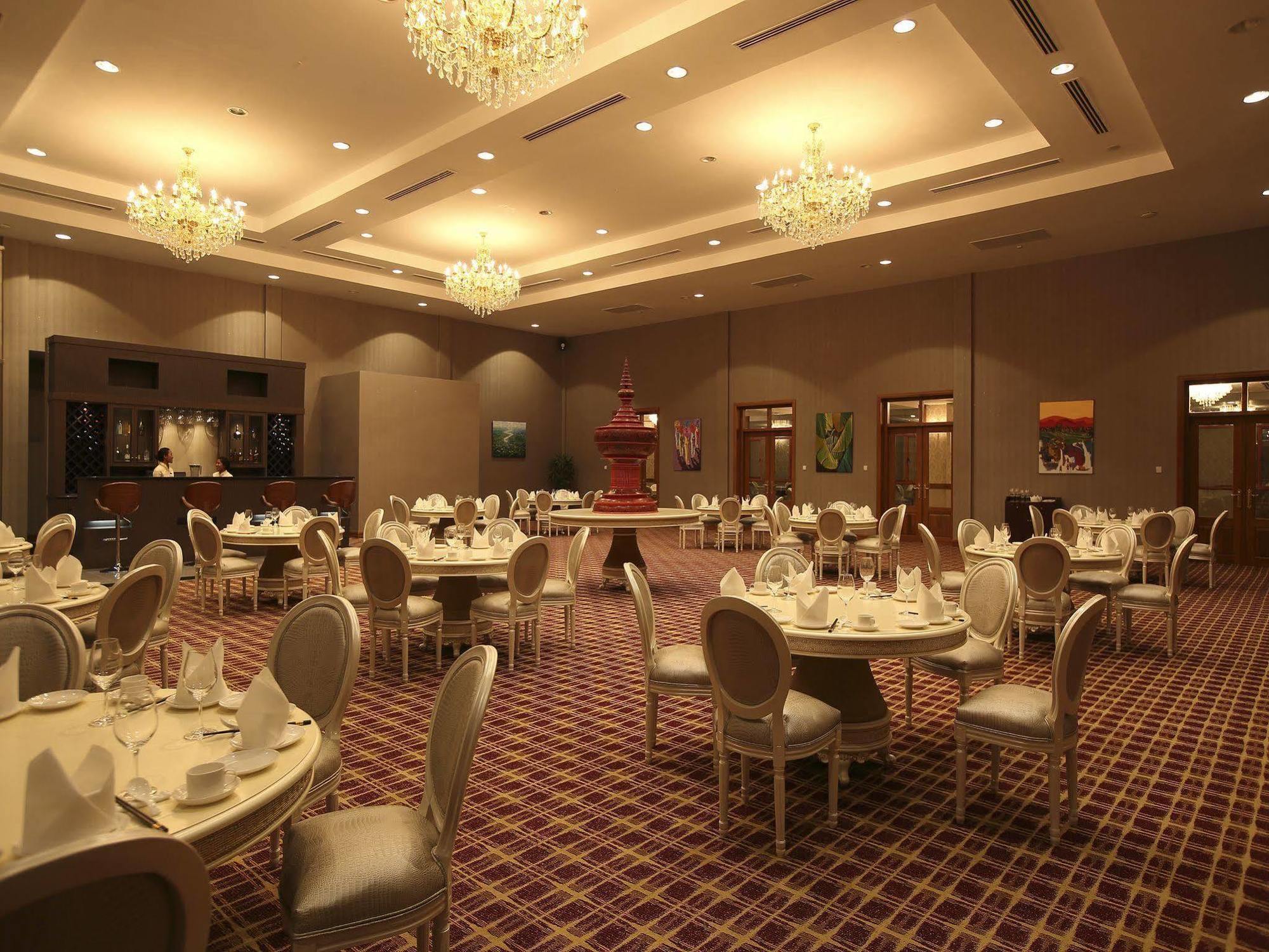 Horizon Lake View Resort Naypyidaw Екстер'єр фото