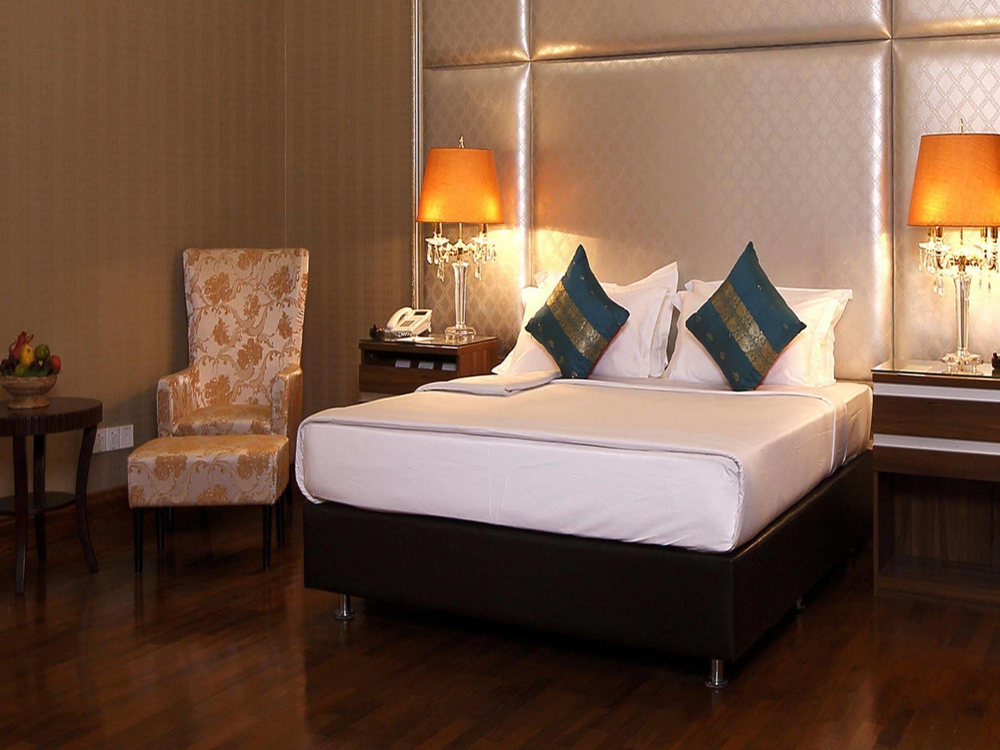 Horizon Lake View Resort Naypyidaw Екстер'єр фото